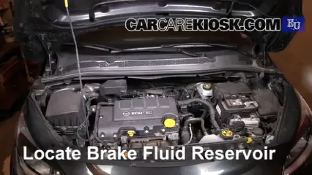 2015 Opel Corsa Enjoy 1.4L 4 Cyl. Turbo Liquide de frein Contrôler le niveau de liquide de frein